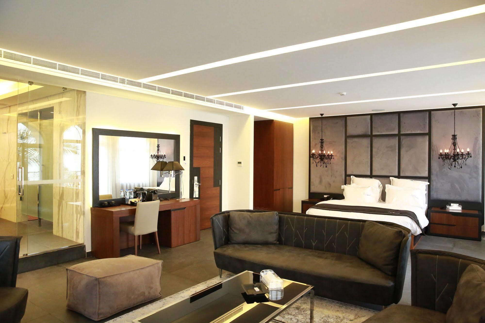 Luxor Hotel Джунія Екстер'єр фото